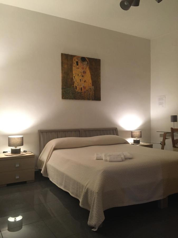 Hotel Blackboard House Bari Esterno foto