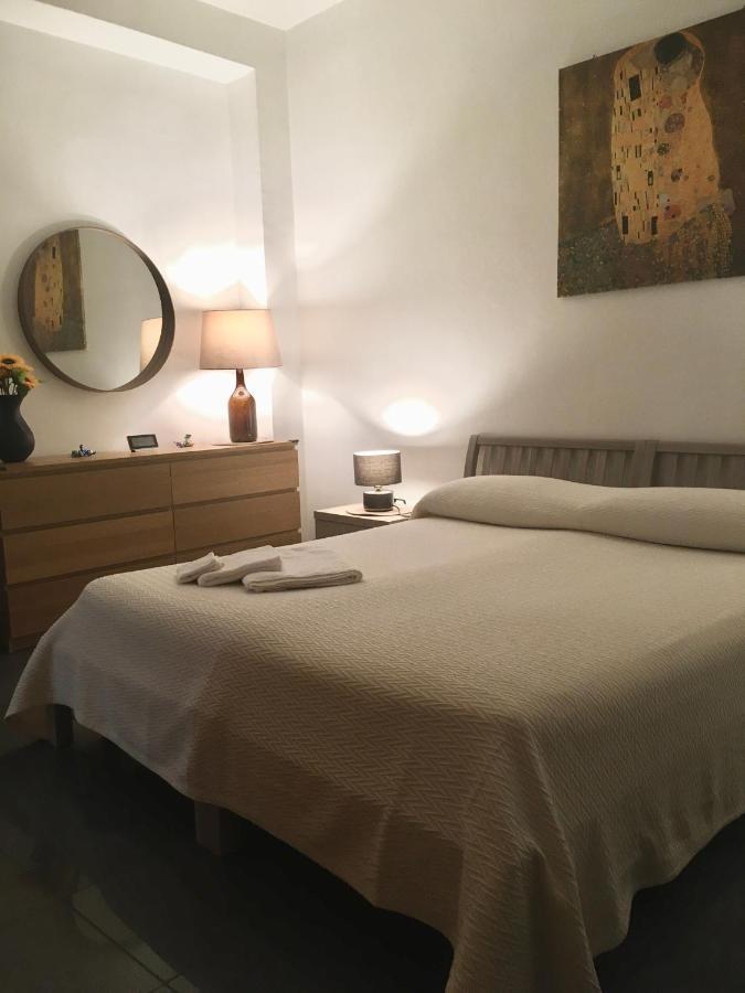 Hotel Blackboard House Bari Esterno foto