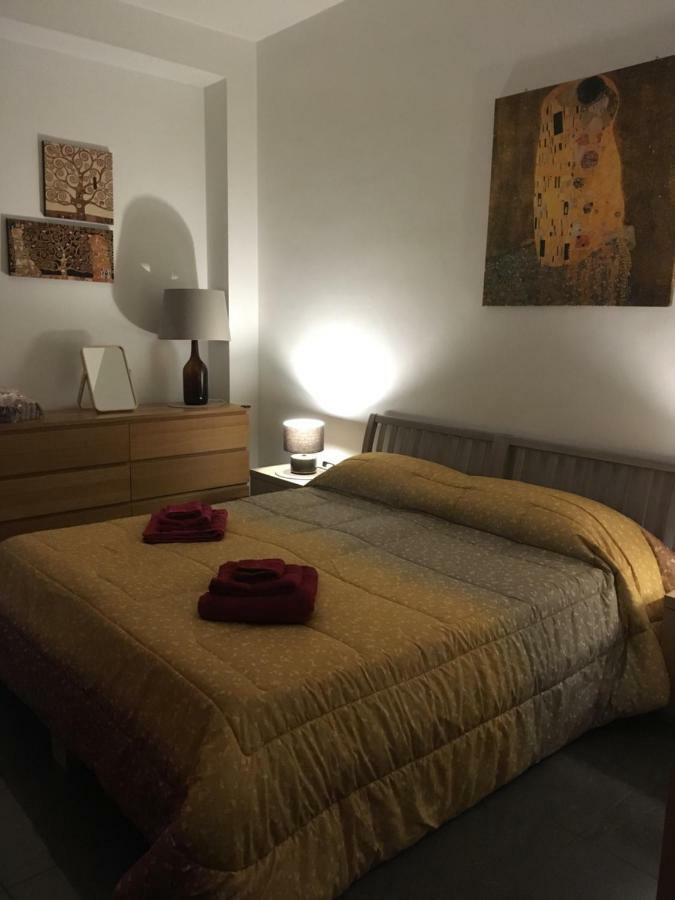 Hotel Blackboard House Bari Esterno foto