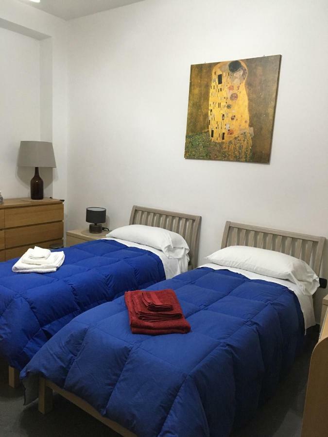 Hotel Blackboard House Bari Esterno foto