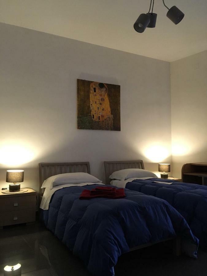Hotel Blackboard House Bari Esterno foto